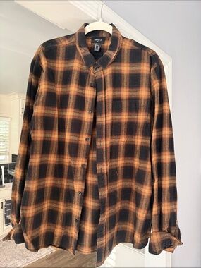 Forever 21 Men's Orange and Black Plaid Button-Down Shirt